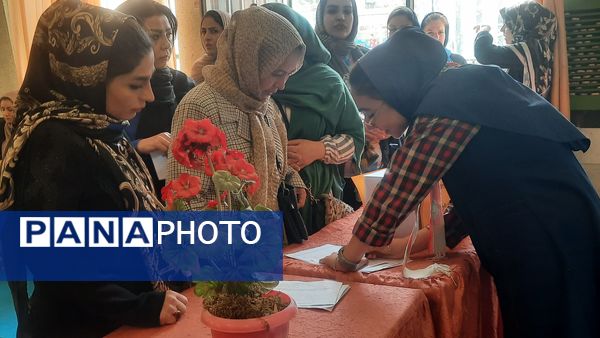 انتخابات اعضای انجمن اولیا و مربیان دبستان شهید رجبی۲ ناحیه ۶