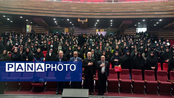 همایش زیست عفیفانه با موضوع عفت و حجاب در تالار ایوان‌ری