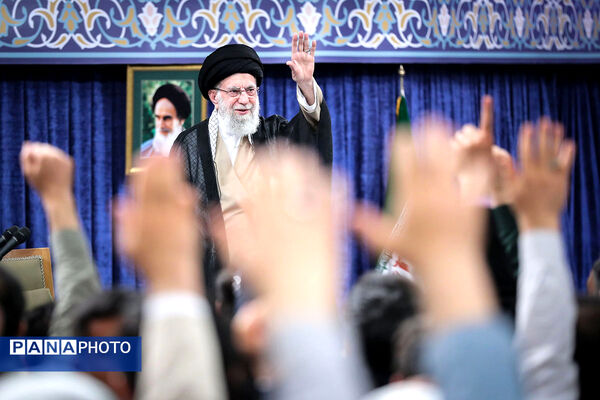 دیدار مسئولان و کارگزاران حج با رهبر انقلاب اسلامی