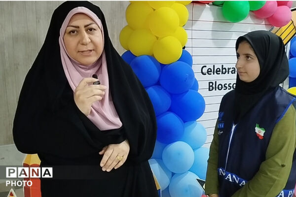 جشن شکوفه‌ها در اردوگاه فرهنگی فدک شیراز