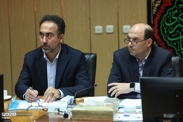 نشست هم اندیشی وزیر آموزش و پرورش با منتخبی از معلمان مدارس