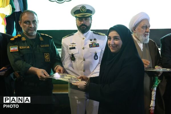 تقدیر از معلمان نمونه آستارا 