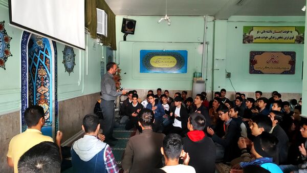 زیارت عاشورا در دبیرستان شاهد ابوذر غفاری 