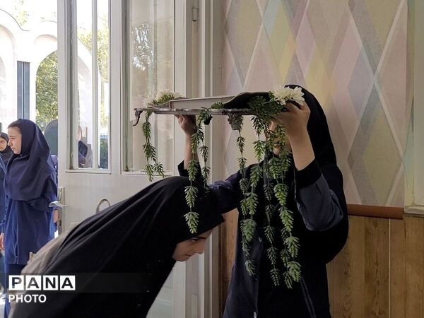 مهر با طنین همدلی و امید در دبیرستان مصلی نژاد حضرت زهرا(س)