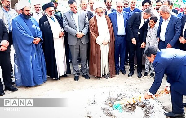 آیین کلنگ‌زنی مدرسه ۹ کلاسه انقلاب اسلامی فلاورجان