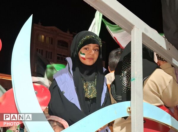  دهه نودی ها طراوت بخش اجتماعات شبانه در بلوار فضل نیشابور