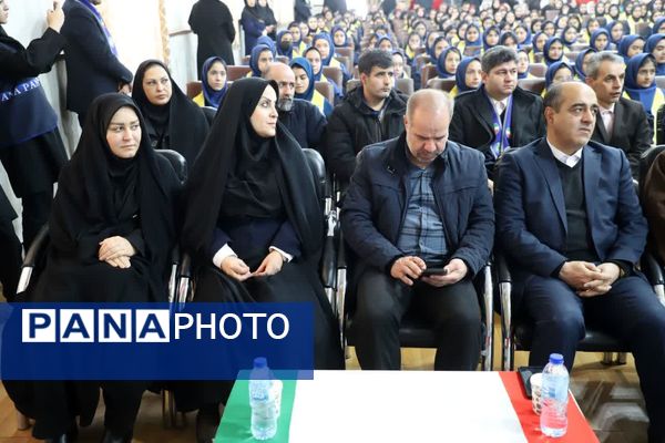 زنگ انقلاب در مدرسه خدیجه کبری ناحیه یک تبریز با حضور استاندار 