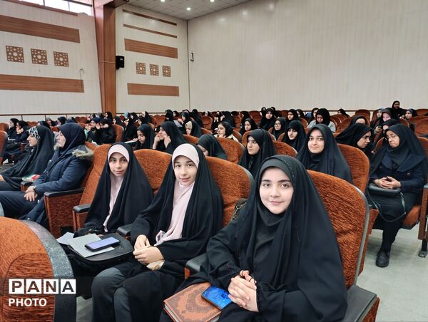 رقابت پرشور دانش‌آموزان در چهل‌وچهارمین دوره مسابقات قرآن، عترت و نماز 