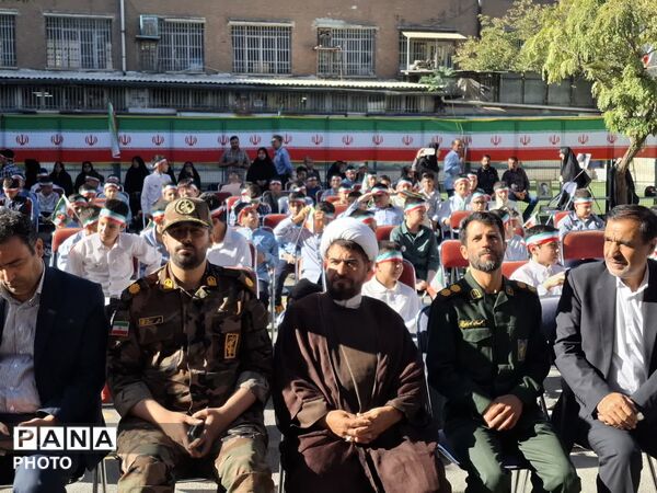 زنگ آغاز سال تحصیلی در دبستان شهید محلاتی منطقه ۱۲ تهران