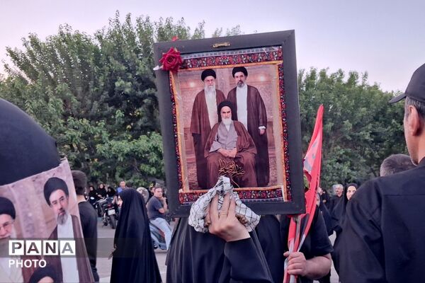 اینجا مصلاست؛ جایی که تاریخ از میان اشک‌ها عبور کرد