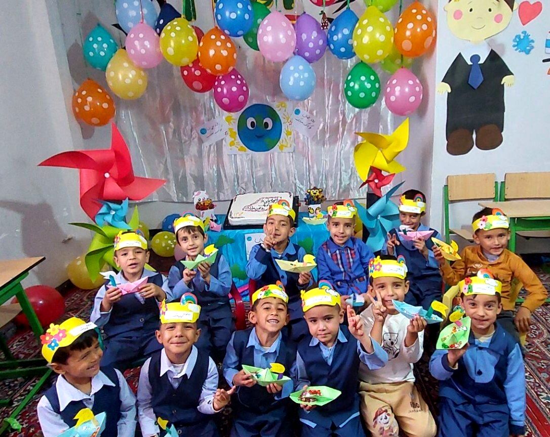 کودکستان پیام آفتاب روز جهانی کودک را با جشن رنگ و لبخند گرامی داشت