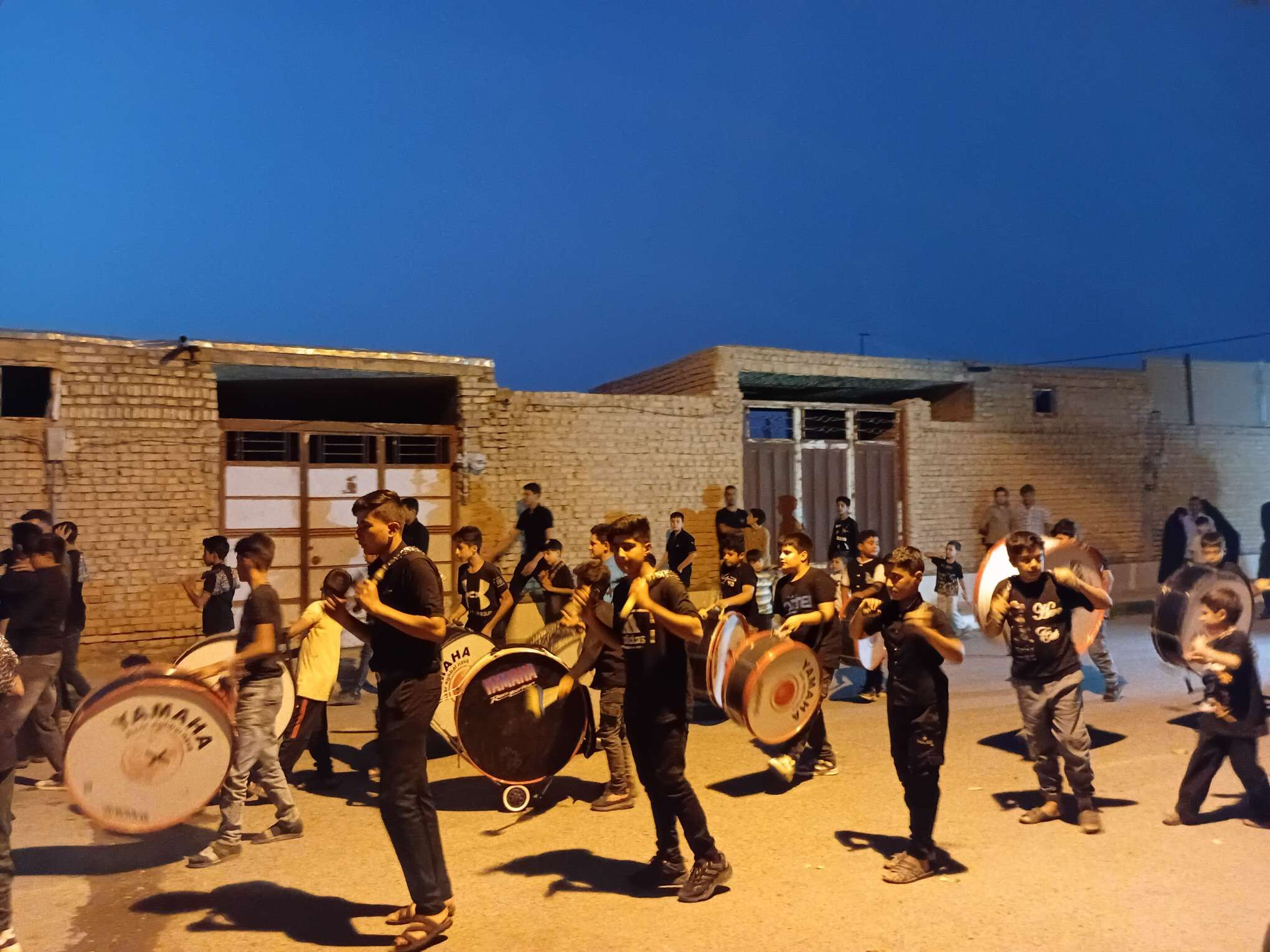 عزاداری هیئت زنجیر زنی روستای نقاب در شب شهادت امام رضا(ع)