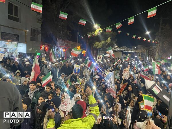  حضور مردم باخرز در آیین دشمن‌سوزی چهارشنبه‌سوری آخر سال