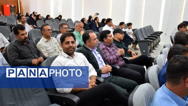 تجلیل از کارمندان بیمارستان شهدا لردگان در هفته‌ دولت