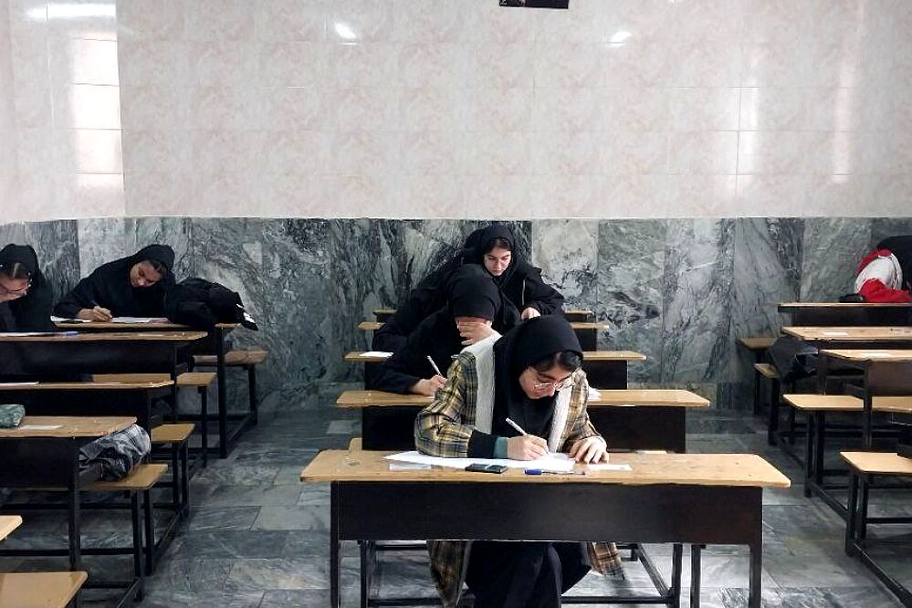 امتحانات نوبت اول در مدرسه حضرت زینب(س) ناحیه یک شهرری