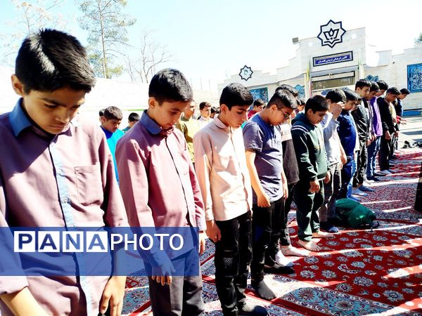 اردوی یک روزه دانش‌آموزان پایه هشتمی دبیرستان میثاق