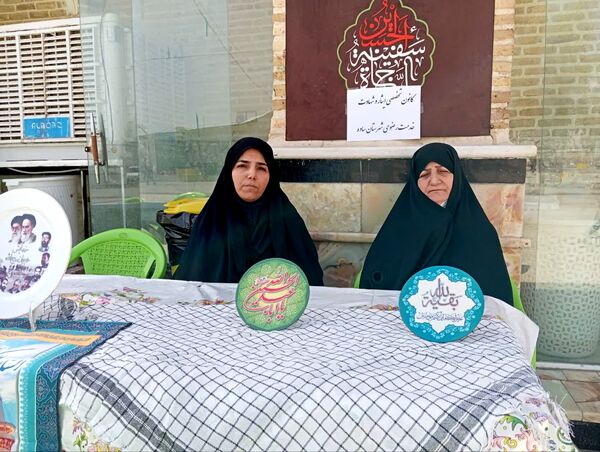خادمان کوچک، ارادت بی کران