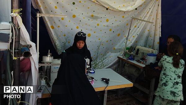 موکب روبه روی روستای رباط خاکستری میزبان زائران پیاده امام رضا ( ع) 
