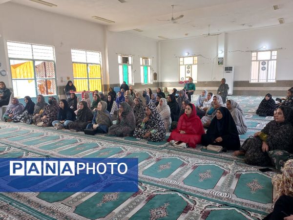 گفت‌وگوی کارشناس آسیب‌شناسی با والدین هنرستان زهرای مرضیه بندرعباس 