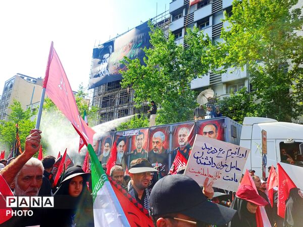 آخرین سلام؛ از میدان انقلاب تا میدان آزادی، تهران در آیین وداع با رهبر شهید