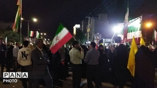 زمزمه های دعا در بلوار فضل نیشابور 