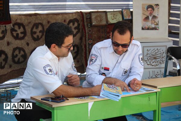 خدمت رسانی به زائران رهبر شهید در موکب آموزش و پرورش شهرستان سملقان