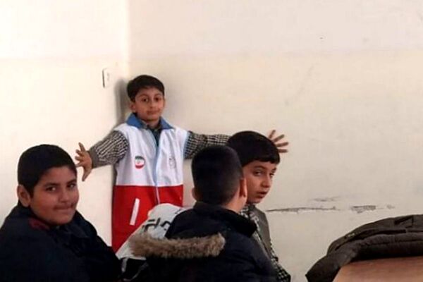 آموزش شرایط اضطراری و پناهگیری در دبستان باقرالعلوم فیروزکوه