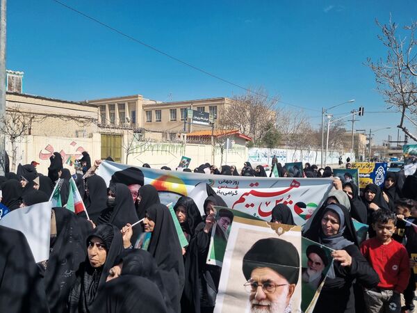 حضور باشکوه مردم، دانش آموزان و فرهنگیان منطقه رضویه در راهپیمایی روز جهانی قدس 