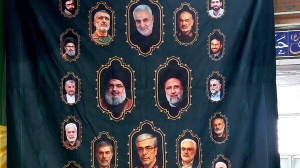حضور پرشور دانش آموزان و اقشار مردم در جشن 22بهمن روستای سرتشنیز 