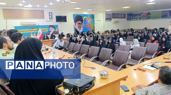 نشست هم‌اندیشی نسل نو با فرماندار شهرستان عنبرآباد