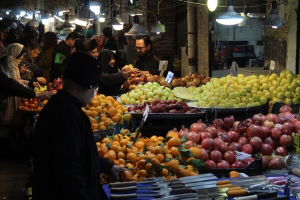 بازار داغ یلدا در زنجان