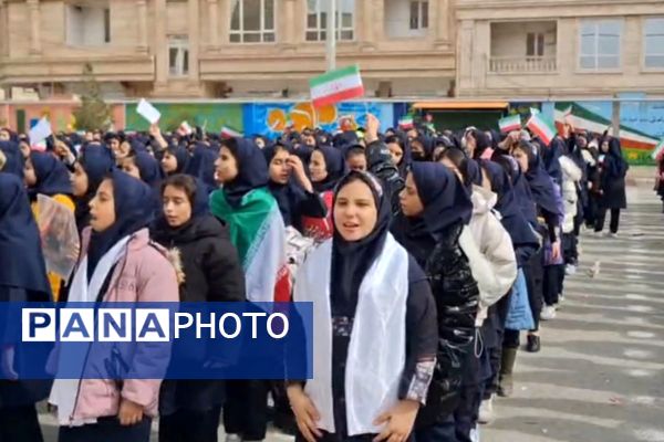 از کلاس درس تا شکوه انقلاب؛ شور دانش آموزی،  شور فجر