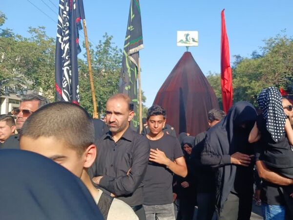اجتماع عظیم عاشقان حسینی در مراسم خیمه سوزان