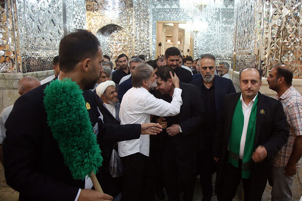 حضور معاون اول رئیس جمهور در جمع زائران حرم کریمه اهل بیت(س)