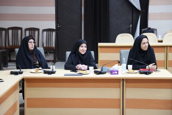 نشست هم‌اندیشی بانوان ستادی اداره‌کل آموزش و پرورش آذربایجان‌شرقی