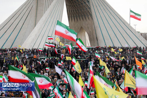 سخنرانی رئیس جمهور در جمع راهپیمایان ۲۲ بهمن