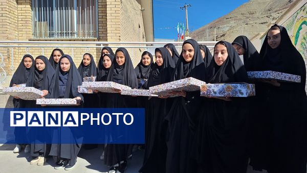 تجلیل از دانش‌آموزان ممتاز آموزشگاه پگاه