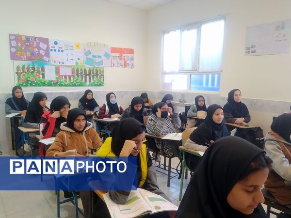 اجرای طرح مدادم در دبیرستان دخترانه امید 