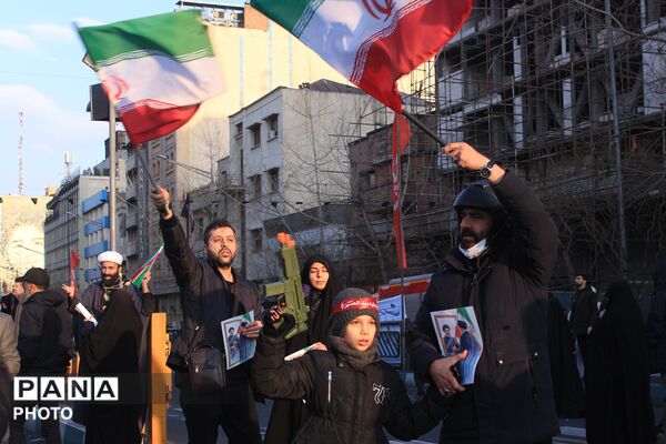 بیعت مردم تهران با سومین رهبر انقلاب