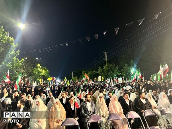 ازداواج ۵۰ زوج کرجی در شب سالگرد ازدواج امام علی(ع) و حضرت فاطمه(س) در کرج 