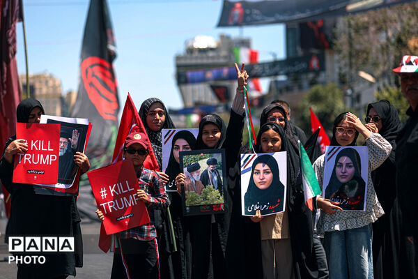 تشییع پیکر رهبر شهید انقلاب در مشهد مقدس-۲