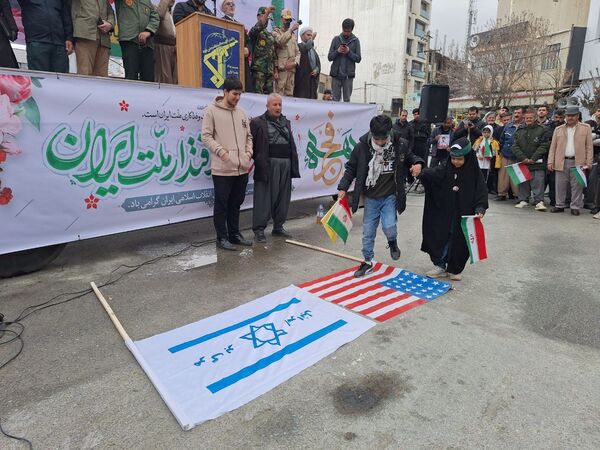 شکوه حضور مردم بانه در راهپیمایی 22 بهمن