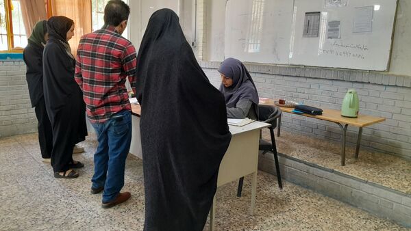 هدایت تحصیلی دانش آموزان پایه نهم دبیرستان میثاق منطقه تبادکان مشهد