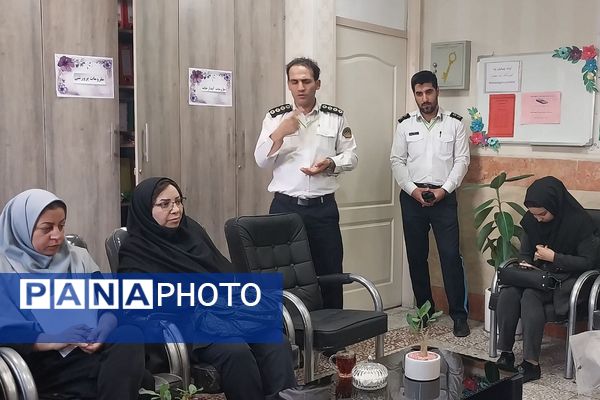 اجرای طرح «همیار پلیس» در دبستان شهید مجید مجیدی ناحیه دو شهرری 