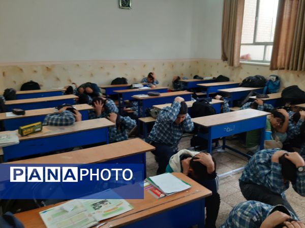 مانور زلزله و ایمنی در مدارس شهرستان ورامین 