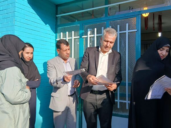  تجلیل از همیاران معلم در دبیرستان فاطمیه