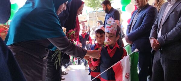 جشن شکوفه‌ها در شهرستان فریدونشهر
