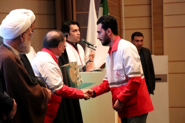 تجلیل از خیرین، پیشکسوتان و داوطلبان فعال جمعیت هلال احمر شهرستان جاجرم 