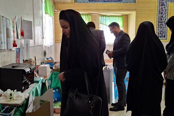 بازدید مسئولان آموزشی مقطع ابتدایی از طرح جابر بن حیان در دبستان ایمان