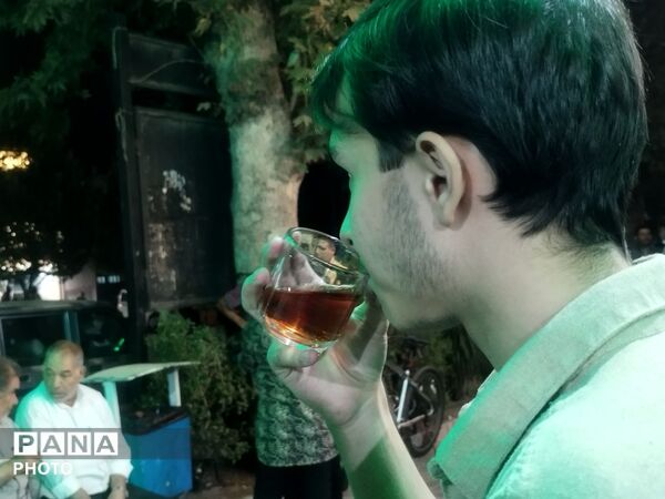 چایخانه حضرت زهرا (س)؛ جایی که مهربانی دم میآید و محبت سرو میشود